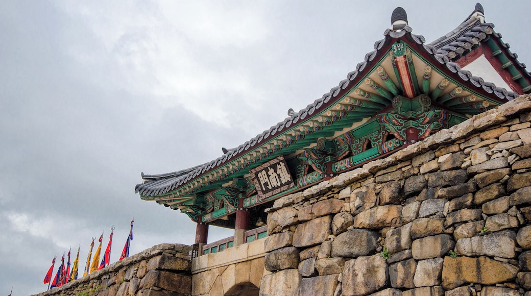 This media shows the cultural heritage monument in South Korea with the number: