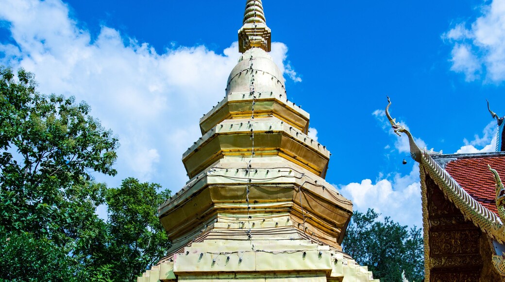 Golden pagoda in Phrathat Chom Sin temple