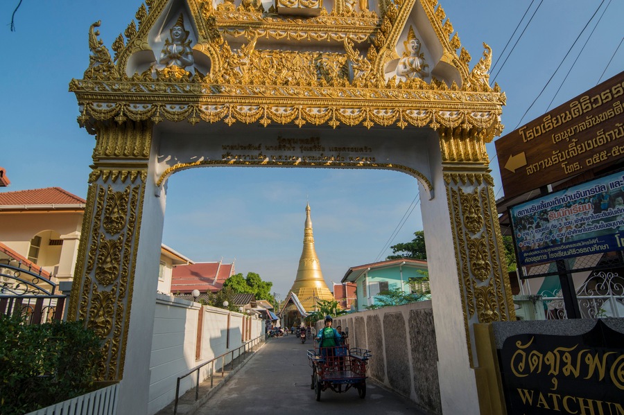 THAILAND MAE SOT WAT CHUMPHON KHIRI TEMPLE