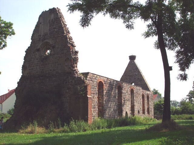 Dolgelin - Ruine der Feldsteinkirche