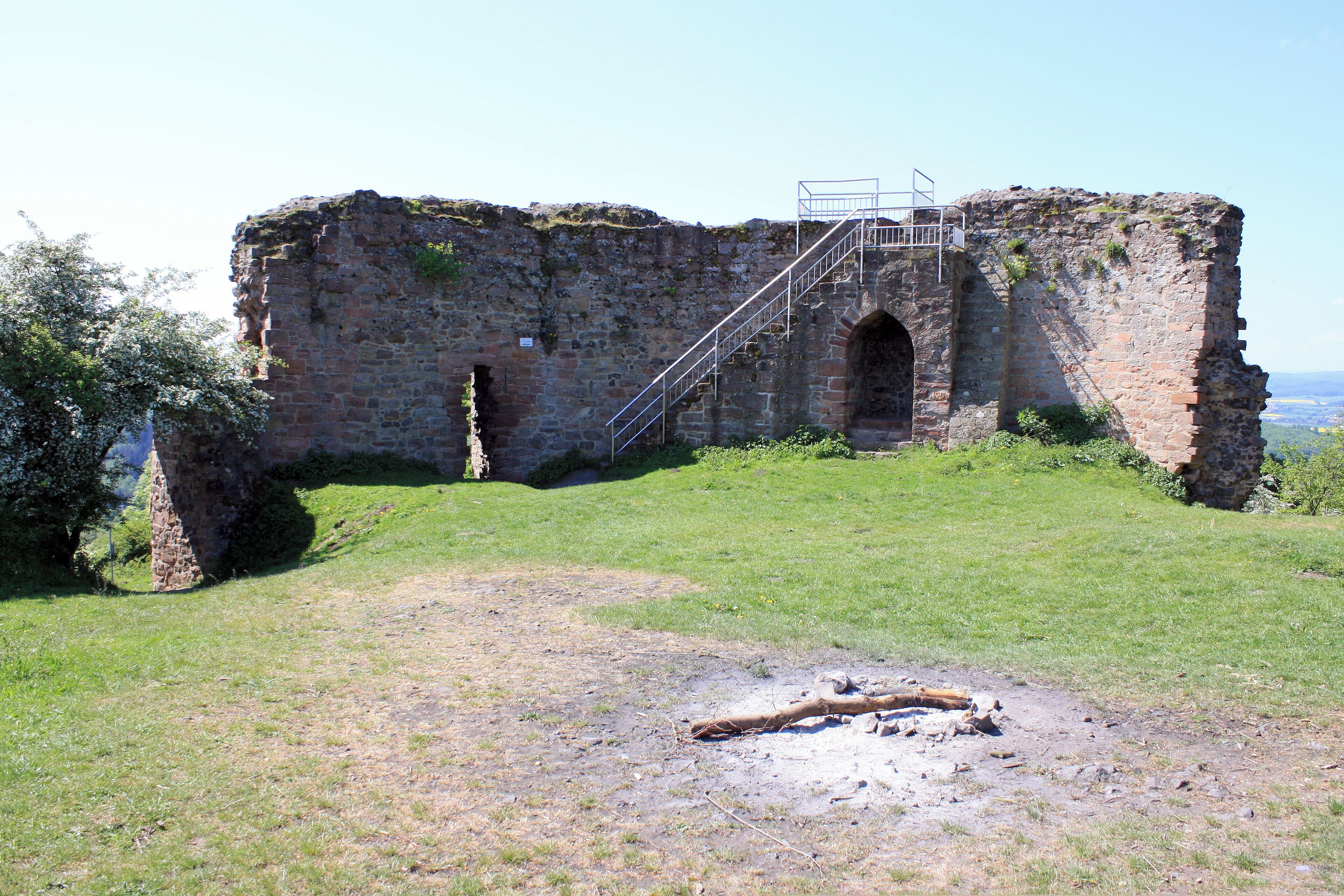 Burgruine Frauenberg von innen