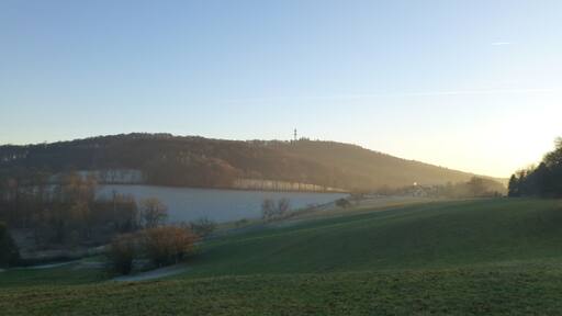 Blick von der Hutzelstraße nördich der Kuralpe zum Felsberg