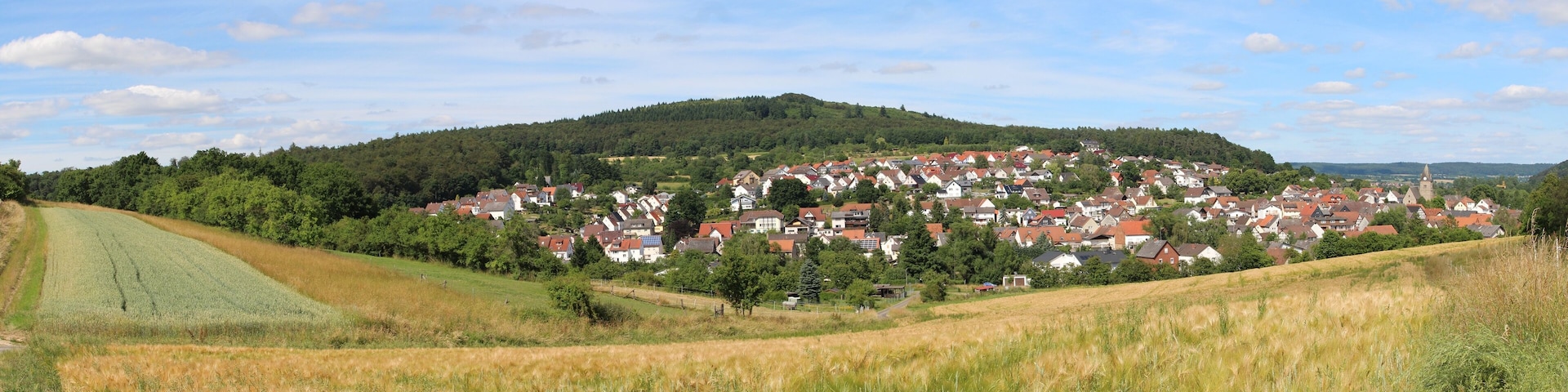 Totenberg von Südsüdwest bei Treis an der Lumda