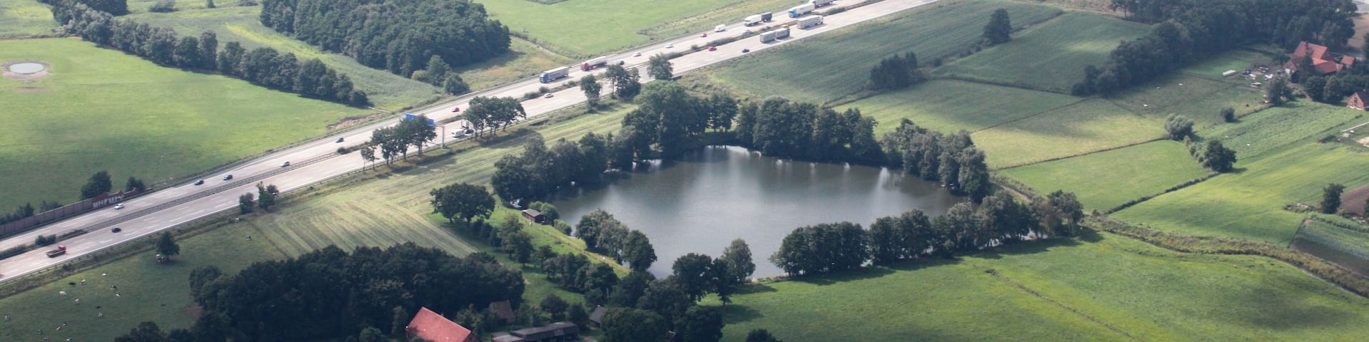Lufbilder Brinkum: Brinkum, Silbersee, Dreieck Stuhr (identische Bildbeschreibung für File:2012-08-08-fotoflug-bremen zweiter flug 1355.JPG bis File:2012-08-08-fotoflug-bremen zweiter flug 1437.JPG; alle mit GPS-Koordinaten