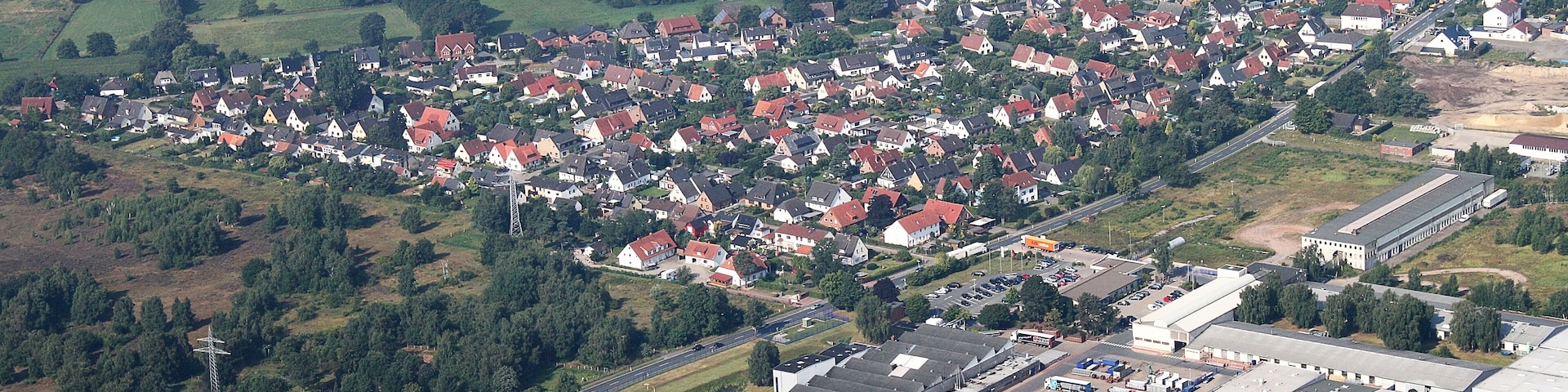 Luftaufnahme Bremen; entlang der A1 (auf der Südseite) vom Bremer Kreuz bis zum Weserpark (Blick aus der linken Flugzeugseite) - Kreisen über dem Bremer Kreuz und überdem Weserpark
