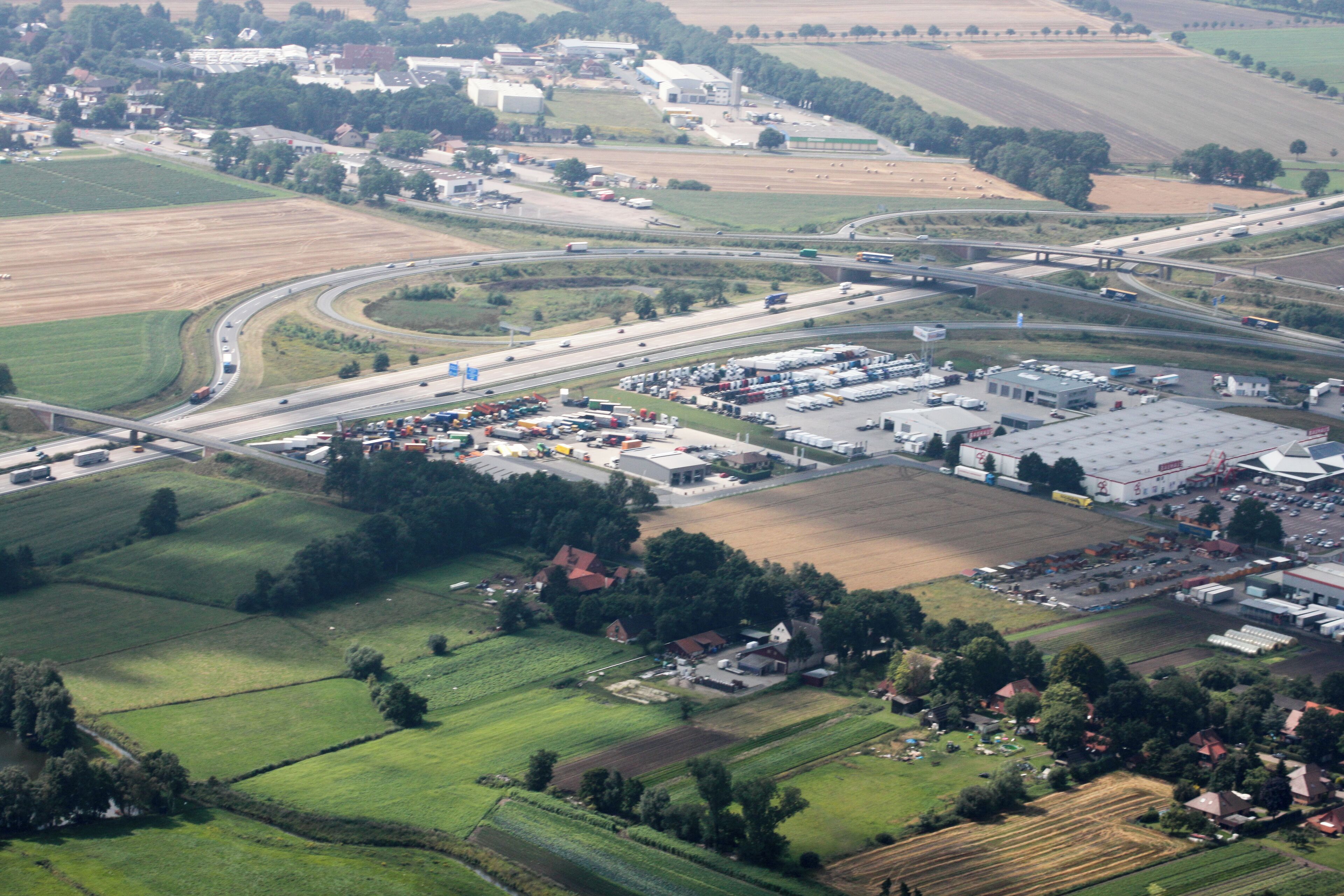 Lufbilder Brinkum: Brinkum, Silbersee, Dreieck Stuhr (identische Bildbeschreibung für File:2012-08-08-fotoflug-bremen zweiter flug 1355.JPG bis File:2012-08-08-fotoflug-bremen zweiter flug 1437.JPG; alle mit GPS-Koordinaten