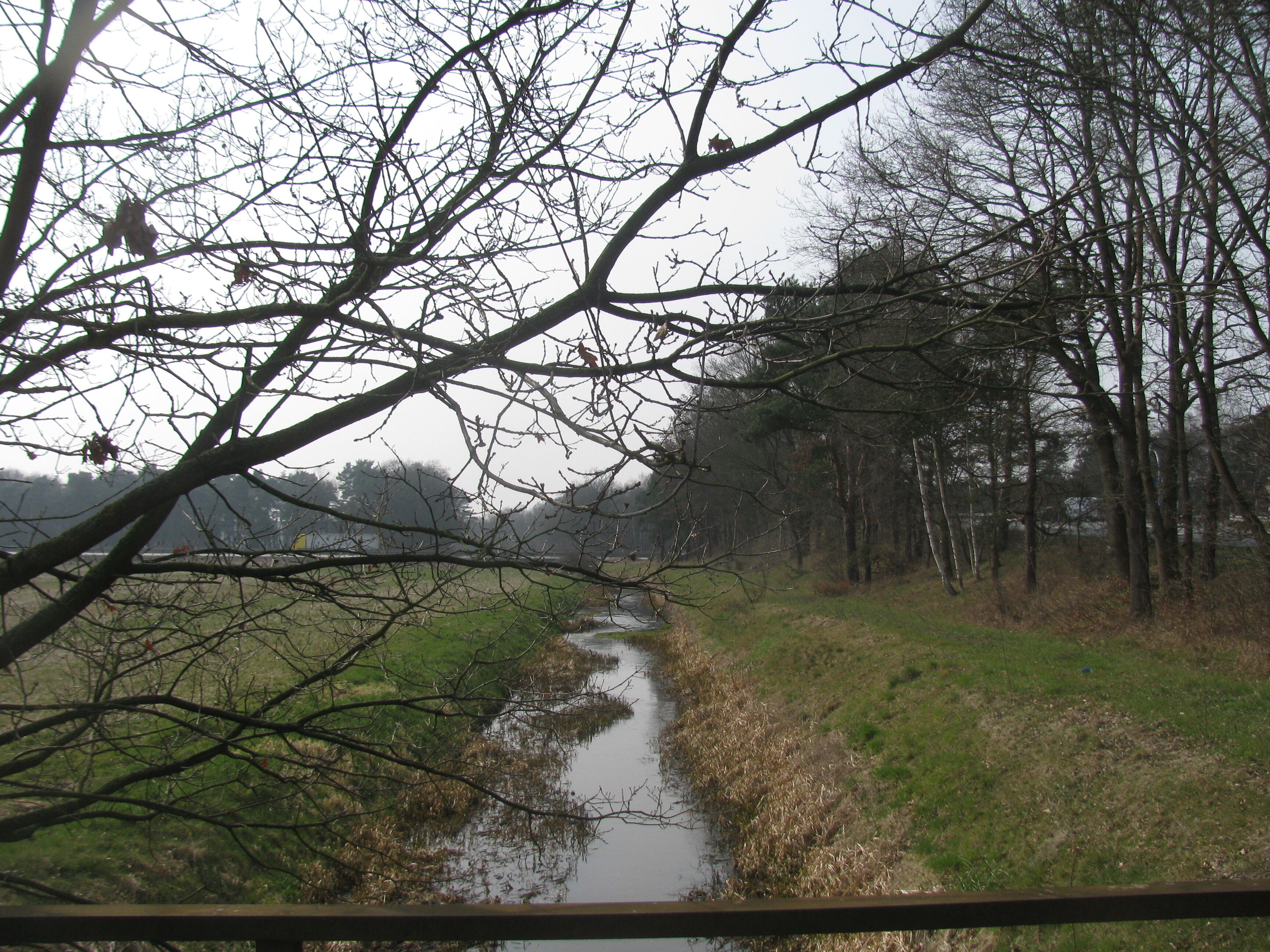 der Johannisgraben oder Mühlengraben östlich der Autobahn bei Gailhof