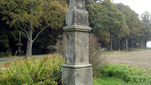 Ehrenmal zur Erinnerung an den Deutsch-Französischen Krieg. Laut Inschrift errichtet am 7ten Februar 1871. Standort am östlichen Ortseingang von Wichtringhausen an der B65.