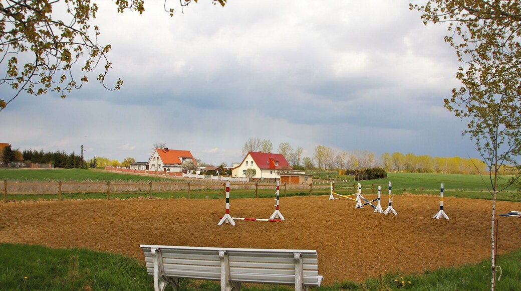 Werdershausen ist ein Ortsteil Gröbzigs der Gemeinde Südliches Anhalt in Sachsen-Anhalt, Deutschland.