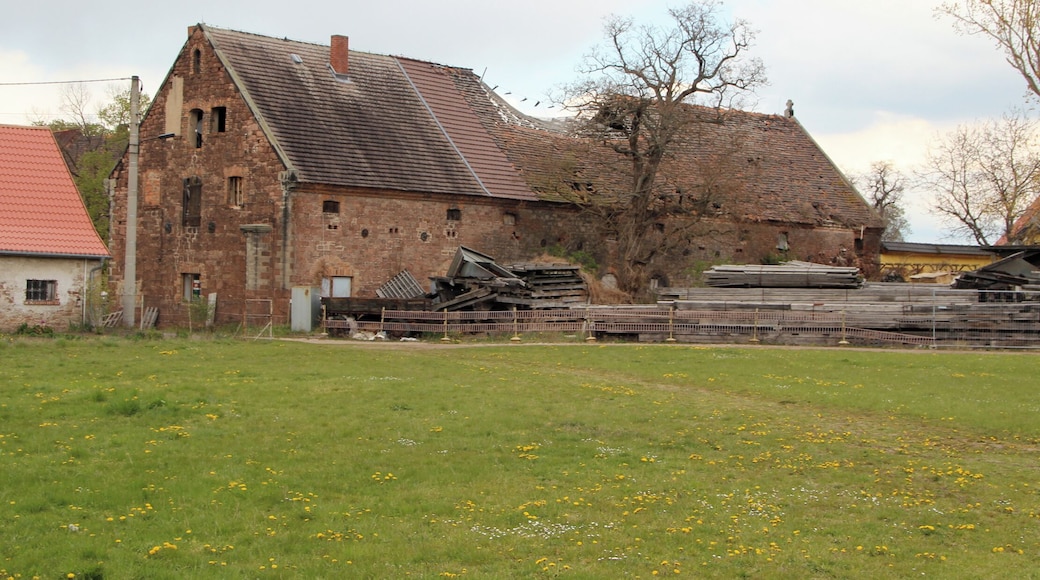 Werdershausen ist ein Ortsteil Gröbzigs der Gemeinde Südliches Anhalt in Sachsen-Anhalt, Deutschland.