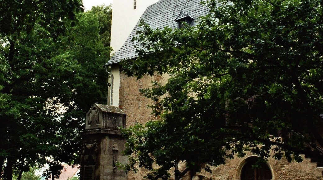 Schloßvippach the Saint Vitus church and war memorial