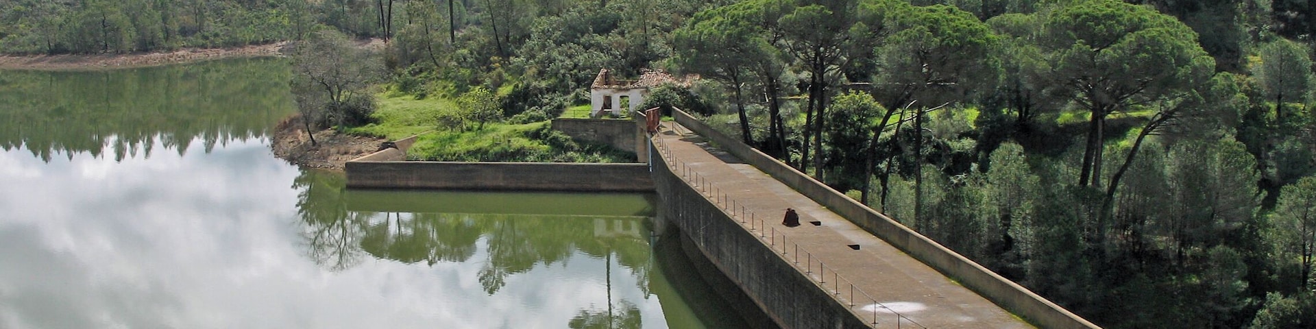 Campofrío dam and reservoir (Huelva, Spain)
