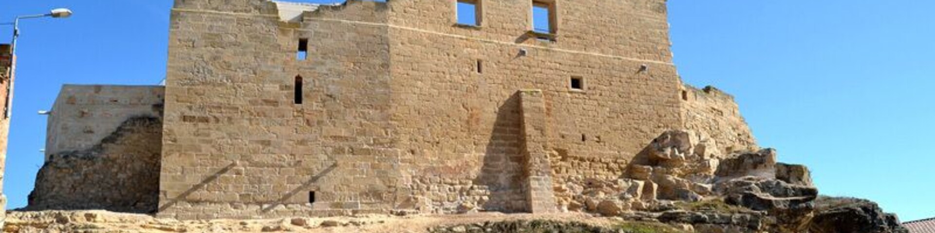 L’Albi, les Garrigues, Catalonia. Medieval castle (XII century) reformed in the sixteenth century as a Renaissance palaceresidence.