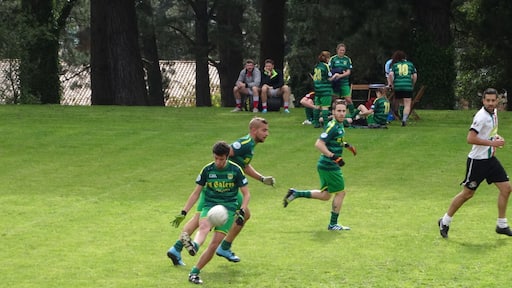 Partido de fútbol gaélico entre o Pontevedra FG e os Irmandinhos da Estrada no Torneo Ibérico de Fútbol Gaélico do 2015 na Coruña.