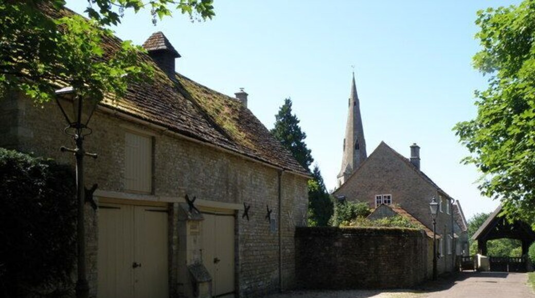 Barn and house at Achurch