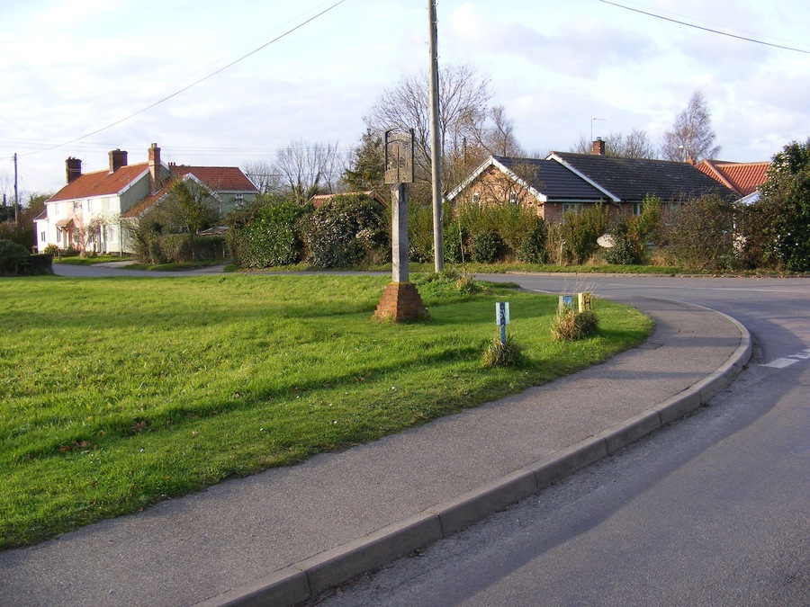 Bedfield Village Sign (Rear view)