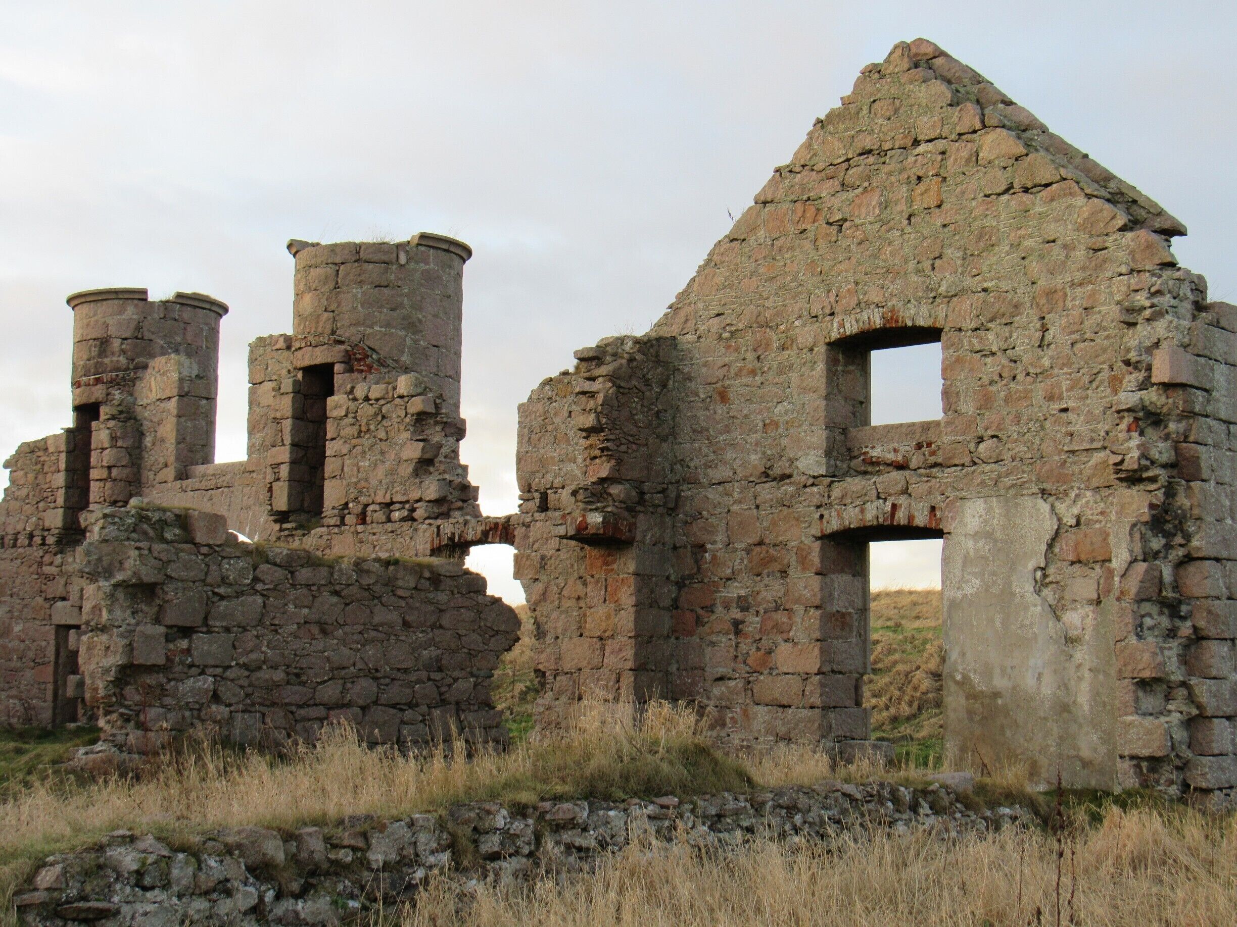 What is more cool than an old castle in Scotland? Not much. Just north of Aberdeen, on the coast, is this beautiful old relic. No crowds, no fees, only the calm beauty of the north sea. 

#stunningstructures