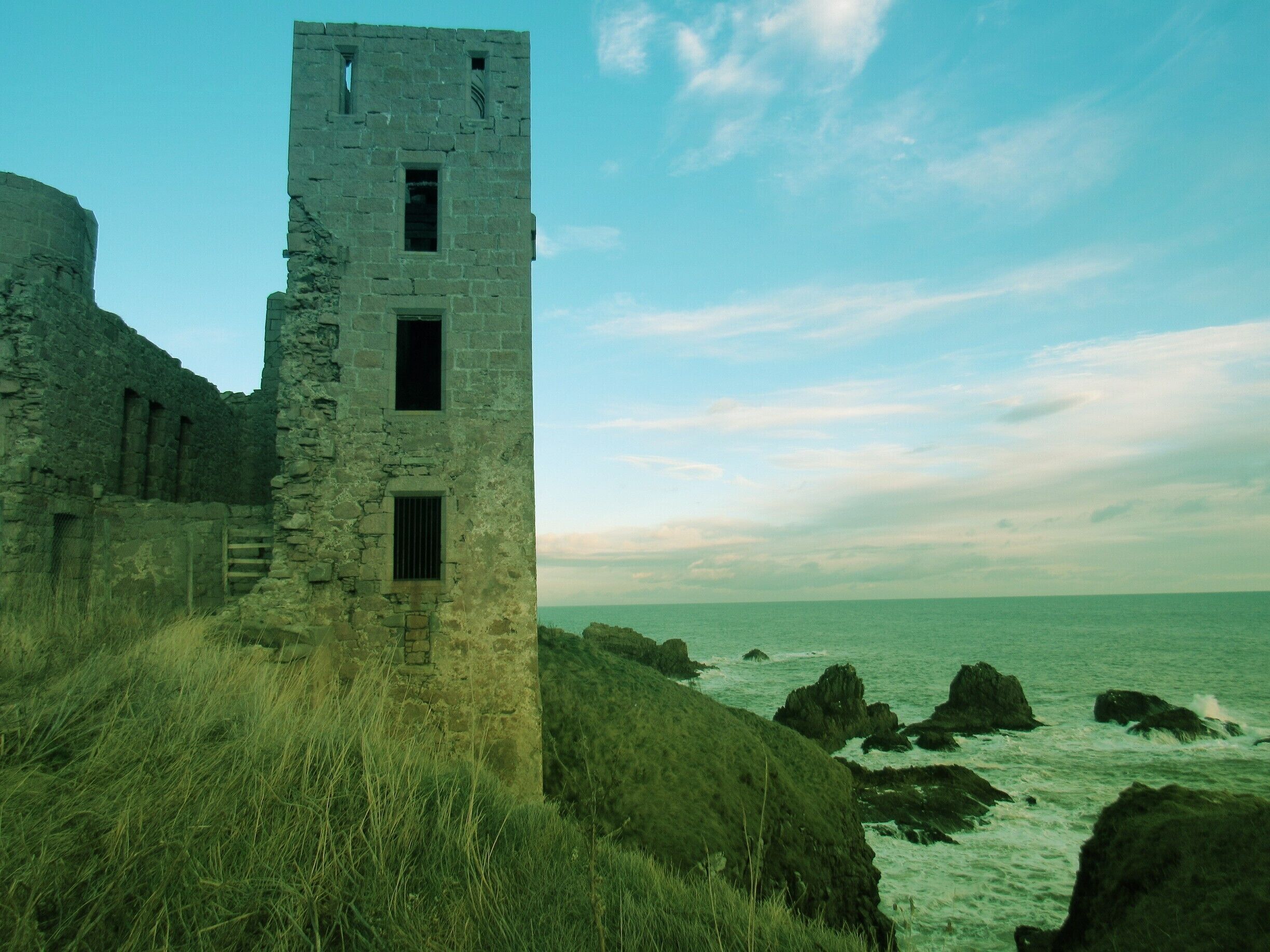 What is more cool than an old castle in Scotland? Not much. Just north of Aberdeen, on the coast, is this beautiful old relic. No crowds, no fees, only the calm beauty of the north sea.

#stunningstructures