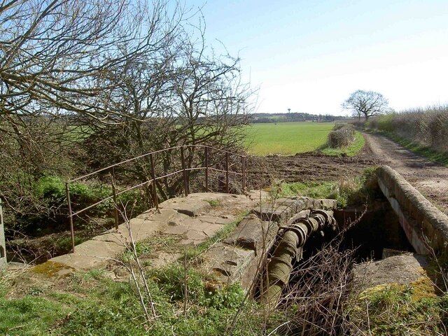 Burnhill bridge A stone arch he infant River Went on the bridleway known as Burnhill Lane.