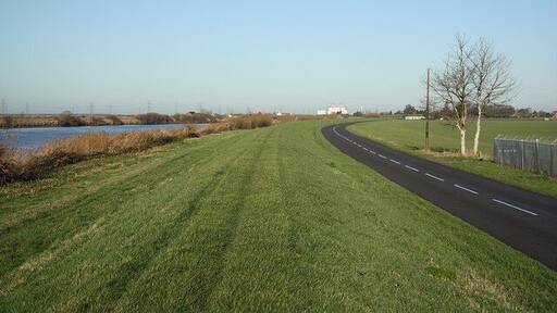 Trent Bank The Trent bank near Burringham with Keadby Power Station on the horizon