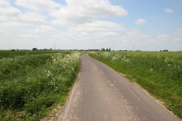 Brumby Common Lane. Looking west towards Burringham