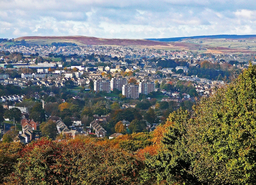 The Thorpe Edge/Greengates area of Bradford, from Calverley