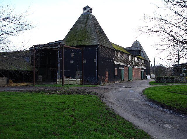 Oasts and barns at Luddenham Court The farm concentrates on meat these days so I think it's been a while since hops were dried here despite the relatively modern design of this large oast house.