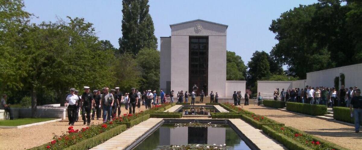 The 2013 AMRR run to Madingley.
This is the visitor centre and the bell tower. The wall on the right holds the names of over 5000 missing servicemen and women.