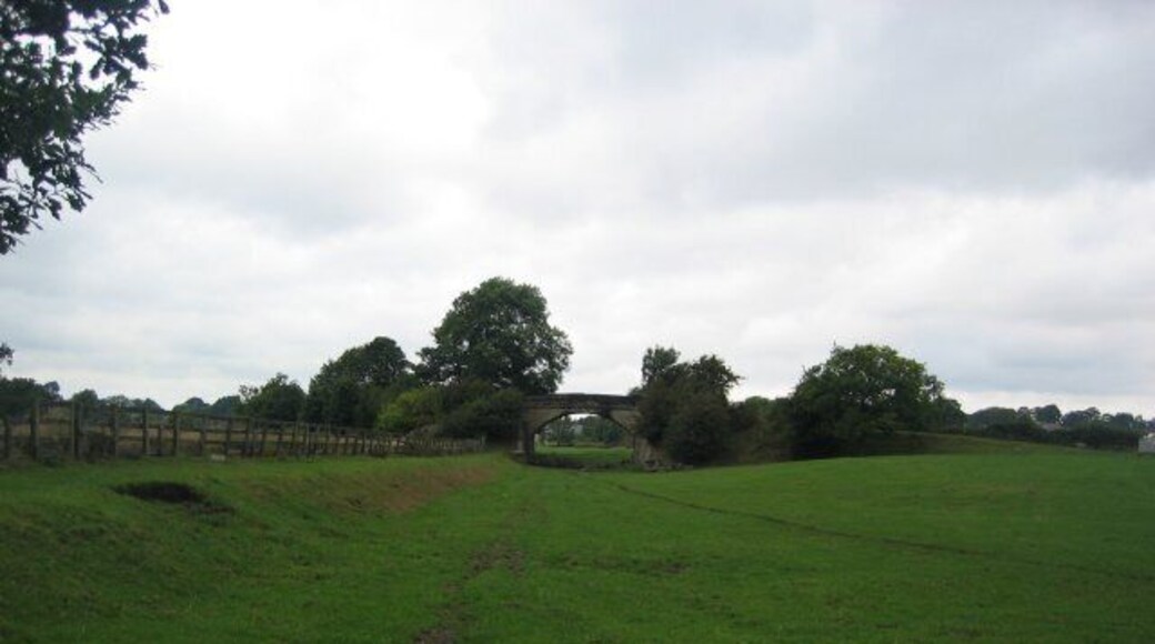 Railway bridge Old railway bridge in the extreme north-east of this square. From here the line used to run north-west into Thorner and cross Main Street.