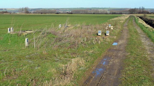 Pipeline Infrastructure. This track runs from Weir Dyke bridge to Worlaby Carrs Farm and level crossing. The numerous valve markers are presumably related to the nearby pipe bridge 338247.