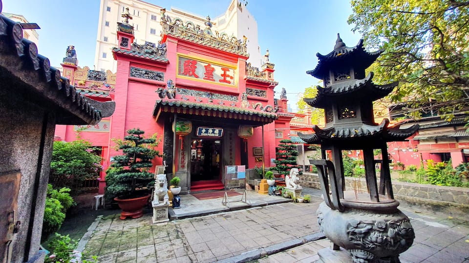 Facade View Of Jade Emperor Pagoda In District 1 Of Ho Chi Minh City, Vietnam. This Pagoda Was Built In 1892 By Chinese And Very Famous In Ho Chi Minh City.