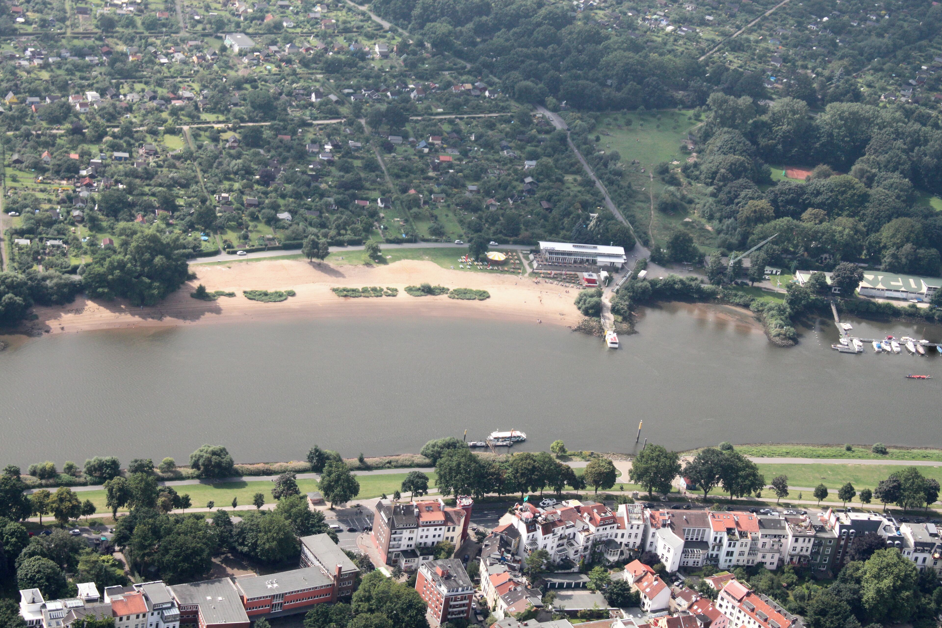 Lufbilder Bremen: Weser-Stadion, Peterswerder, Östliche Vorstadt, Steintor, Bahnhofsvorstadt, Hauptbahnhof, Findorff-Bürgerweide, Bürgerweide, Parkhotel (identische Bildbeschreibung für File:2012-08-08-fotoflug-bremen zweiter flug 0407.JPG bis File:2012-08-08-fotoflug-bremen zweiter flug 0508.JPG; alle mit GPS-Koordinaten