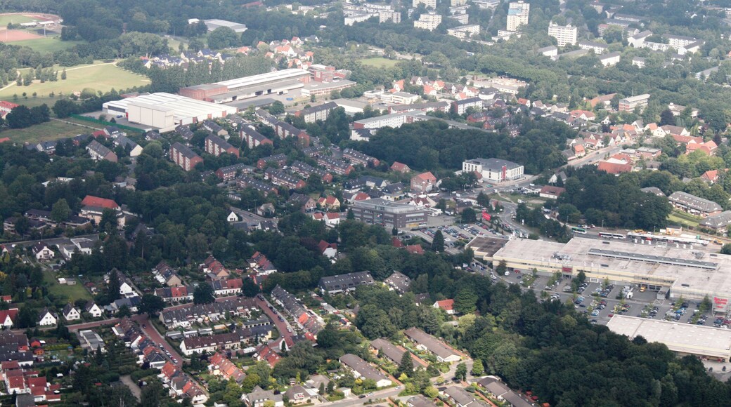 Fotoflug: von Flughafen Ganderkesee - Ganderkesee Stadt - Hasportsee - Roland Center - Grollaner See - Airport Bremen (identische Bildbeschreibung für File:2012-08-08-fotoflug-bremen zweiter flug 0001.JPG bis File:2012-08-08-fotoflug-bremen zweiter flug 0100.JPG