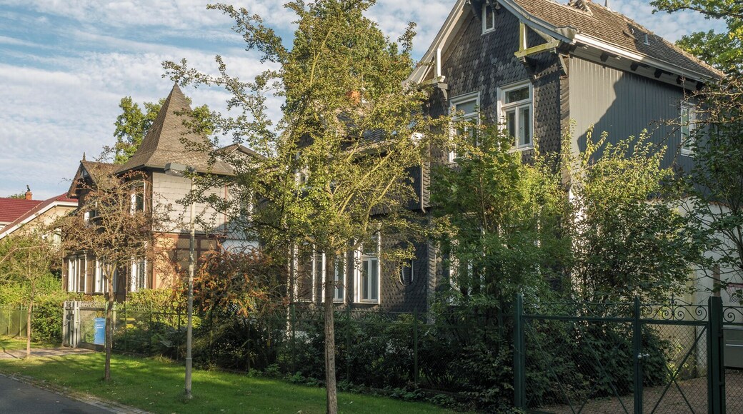 Wohnhäuser Stresemannstraße 3 und 4, Braunschweig Riddagshausen. Kulturdenkmal. Wohnhäuser in historisierendem Fachwerk aus dem 19. Jahrhundert.