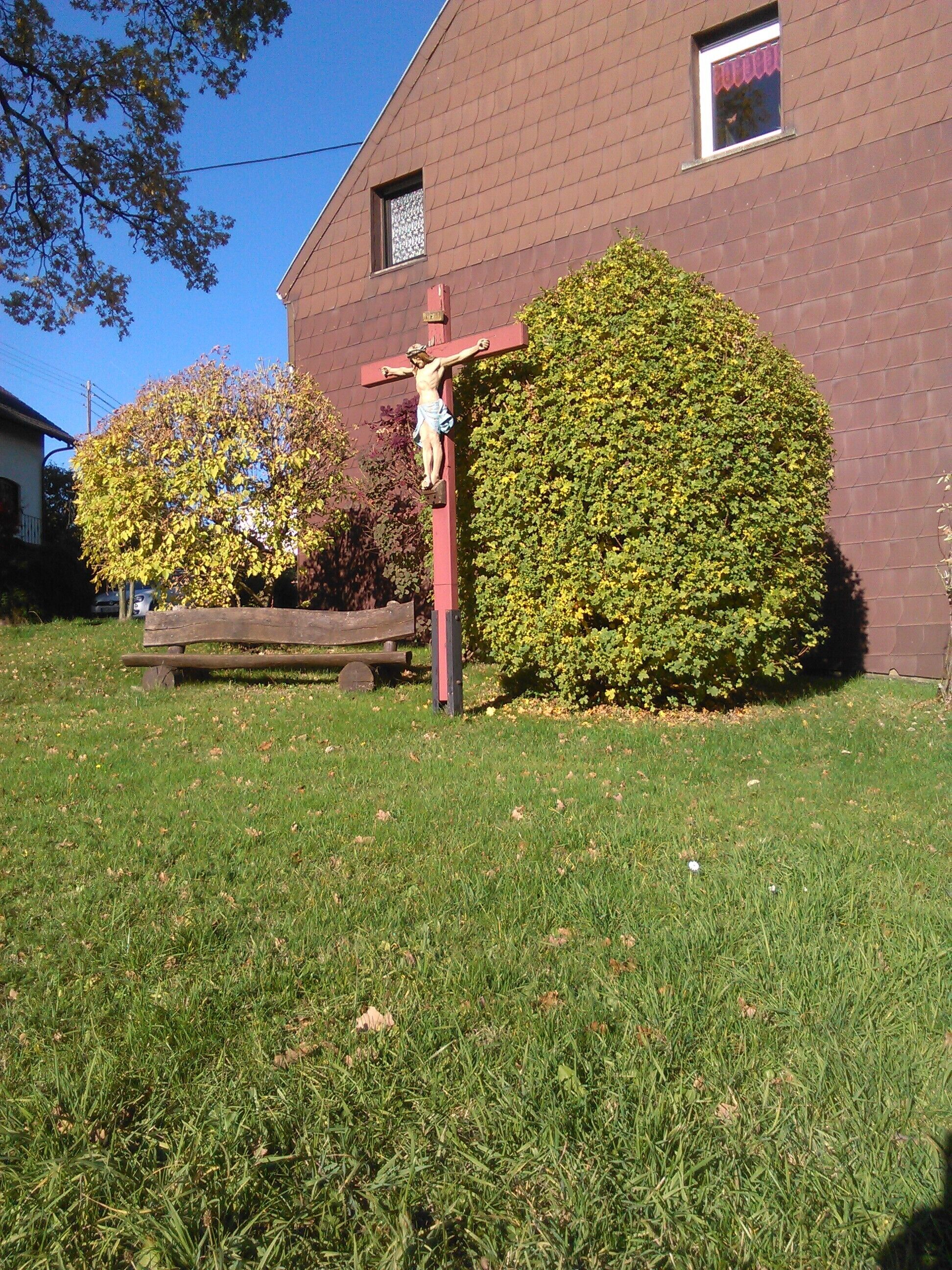 Holzkreuz mit Korpus
