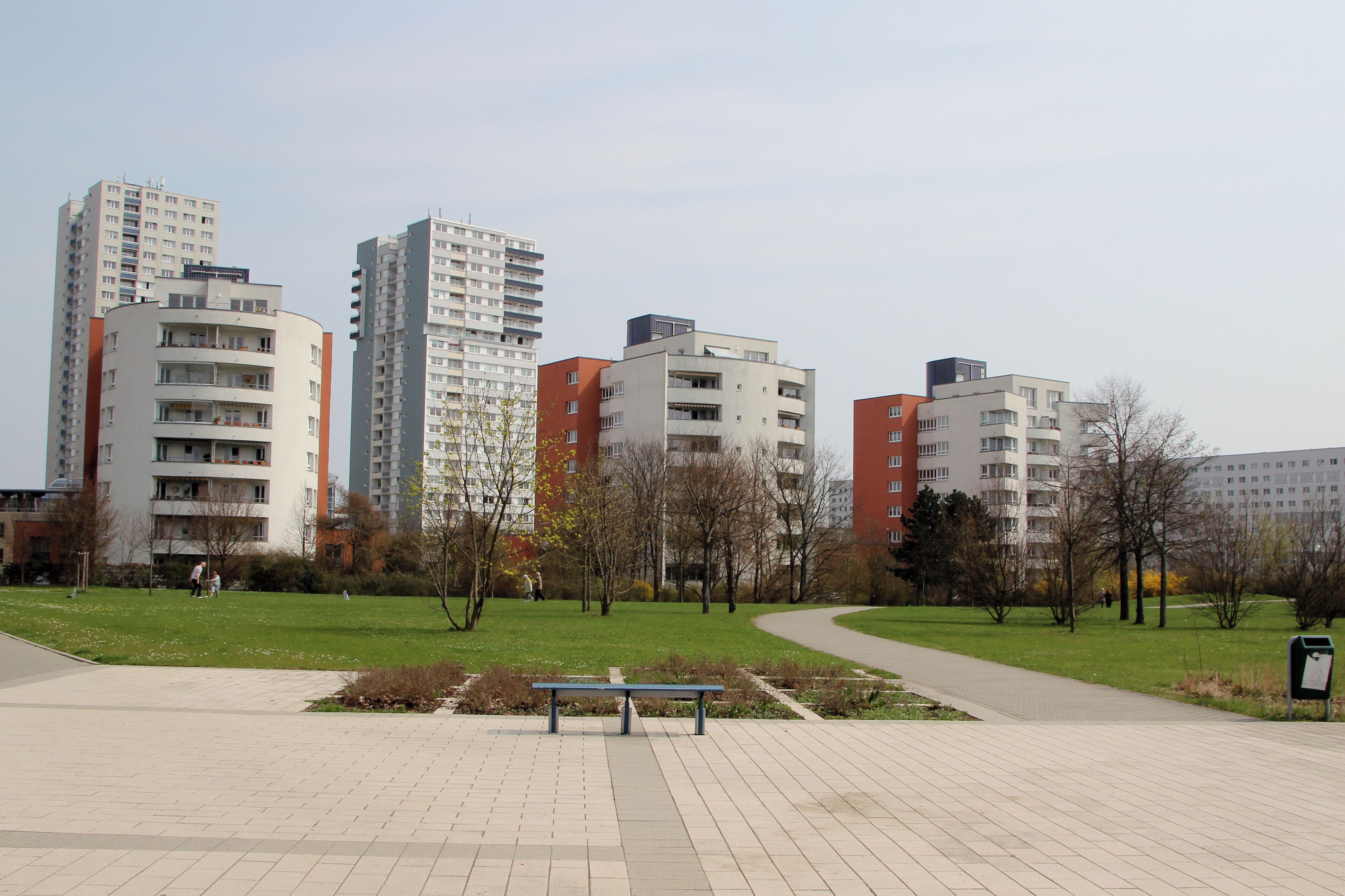 Halle (Saale) ist eine Stadt in Deutschland in Sachsen-Anhalt.
