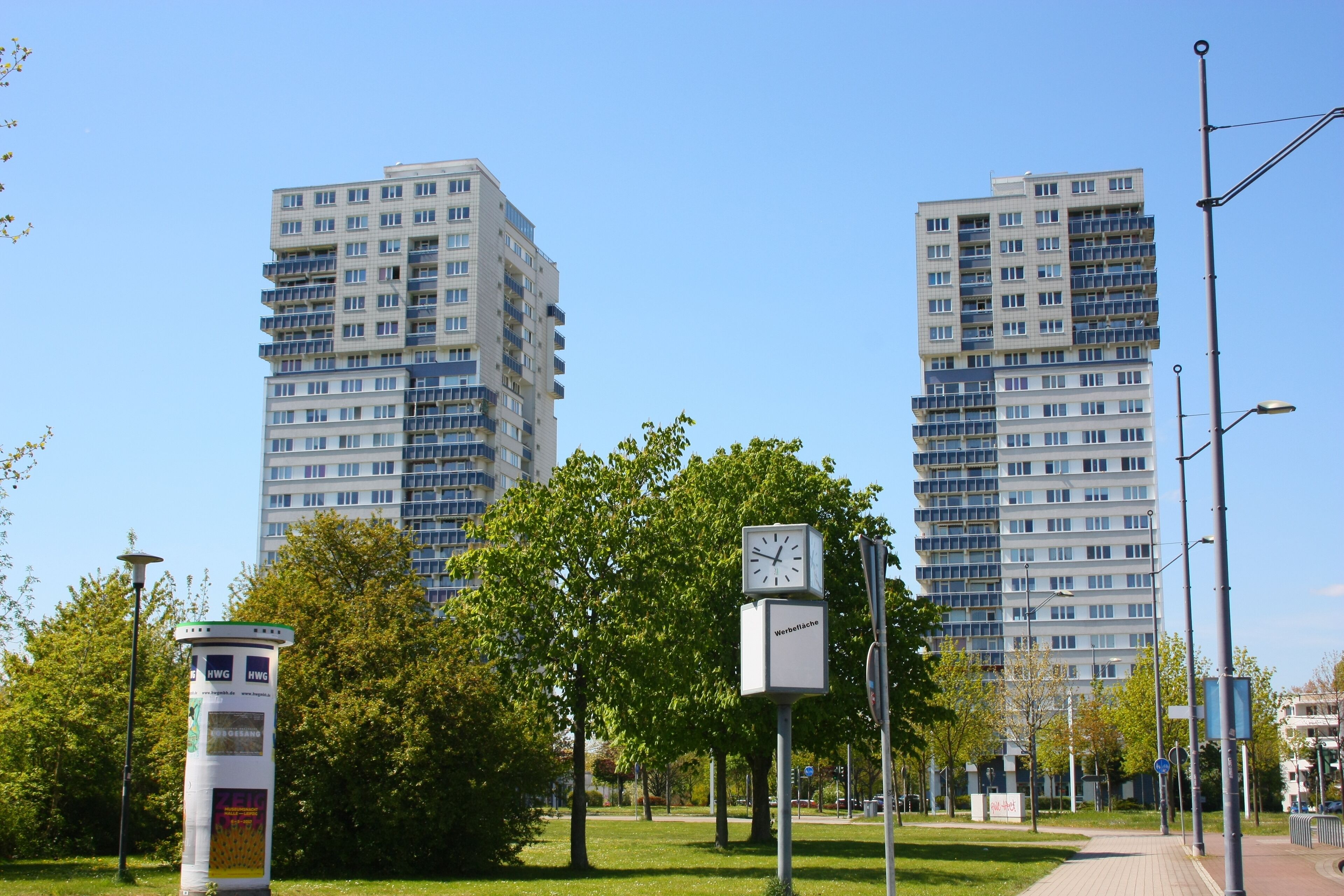 Blick auf die Hochhäuser an der Eselsmühle in Halle-Neustadt