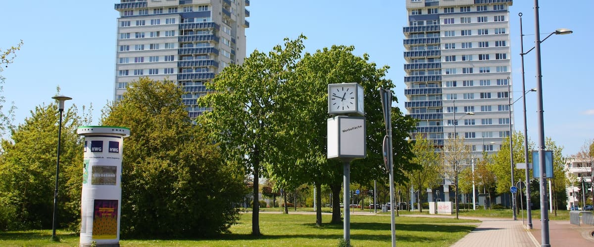 Blick auf die Hochhäuser an der Eselsmühle in Halle-Neustadt
