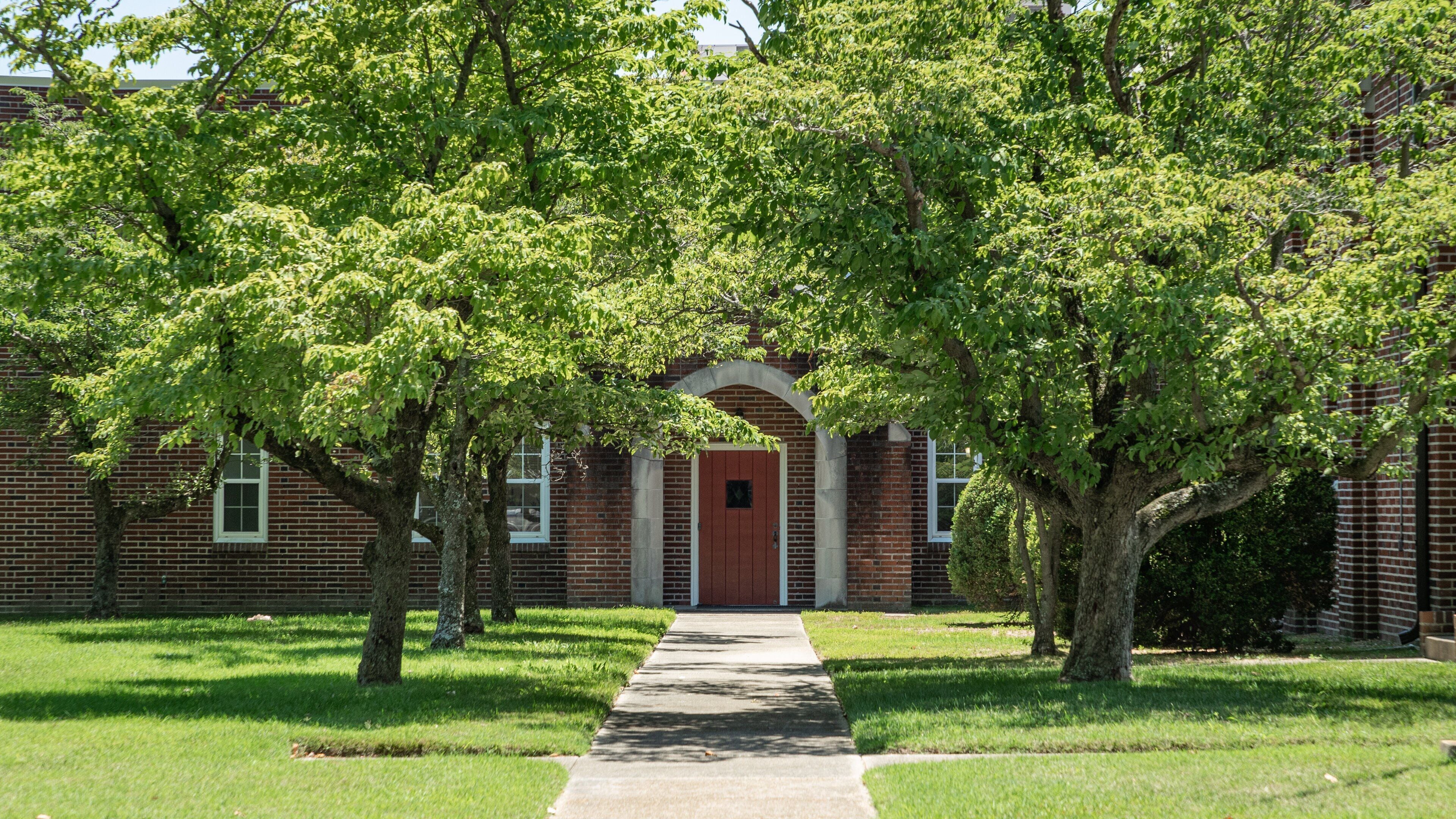 Churchland featuring a park