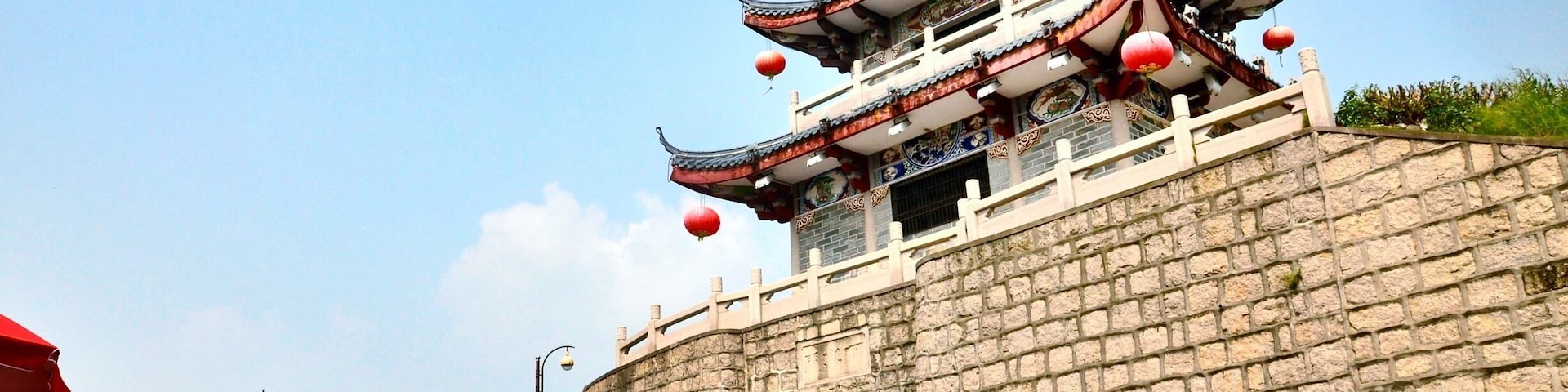 The Ancient City Wall of Chaozhou (潮州古城牆) is located in 2000 thousand years old city of Chaozhou, is in the easternmost part of Guangdong Province in China in the north of the delta of the Han River, which flows through the city and beside the ancient City Wall.
#InStone #Chaozhou #China #Asia #GuangjiGateTower #Guangdong #CityWall #architecture #gate #Chine #History Photo Contest