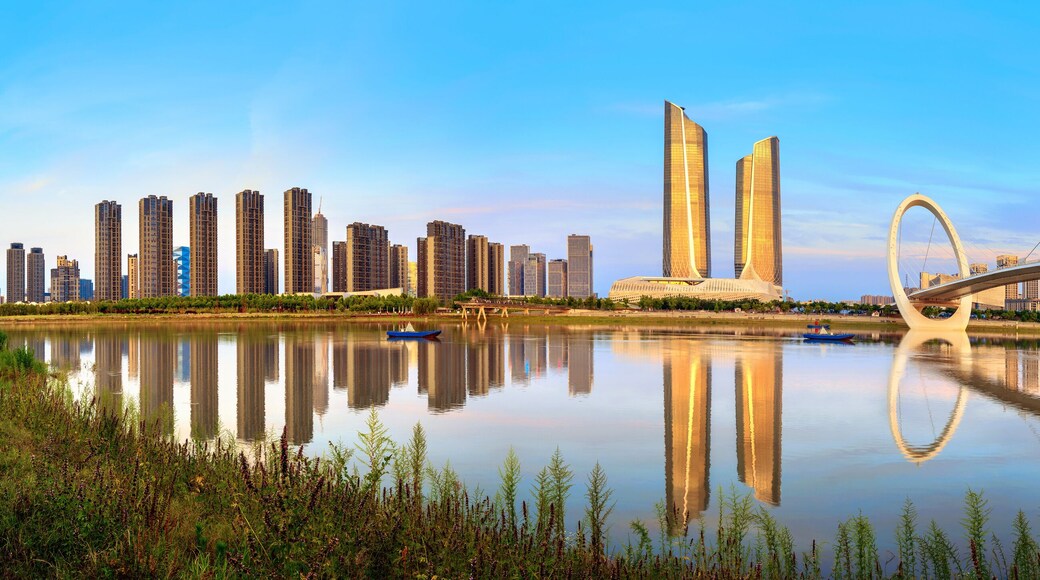 ํธ์ปค์ฐ ๊ตฌ