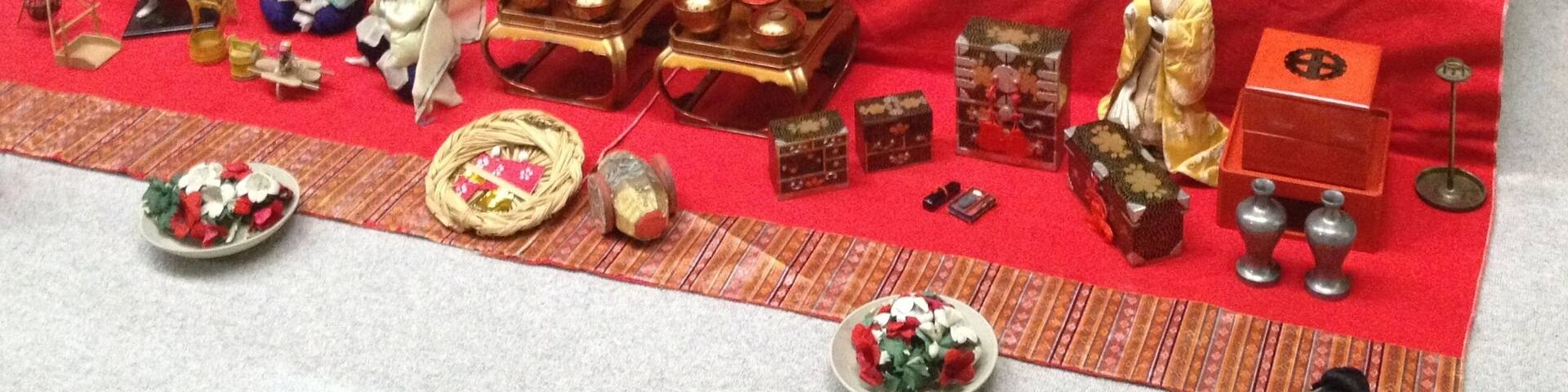 Dolls displayed at the Girl's Festival (Hinaningyo). Meiji 33, 1900. Exhibit in the Nagoya City Museum