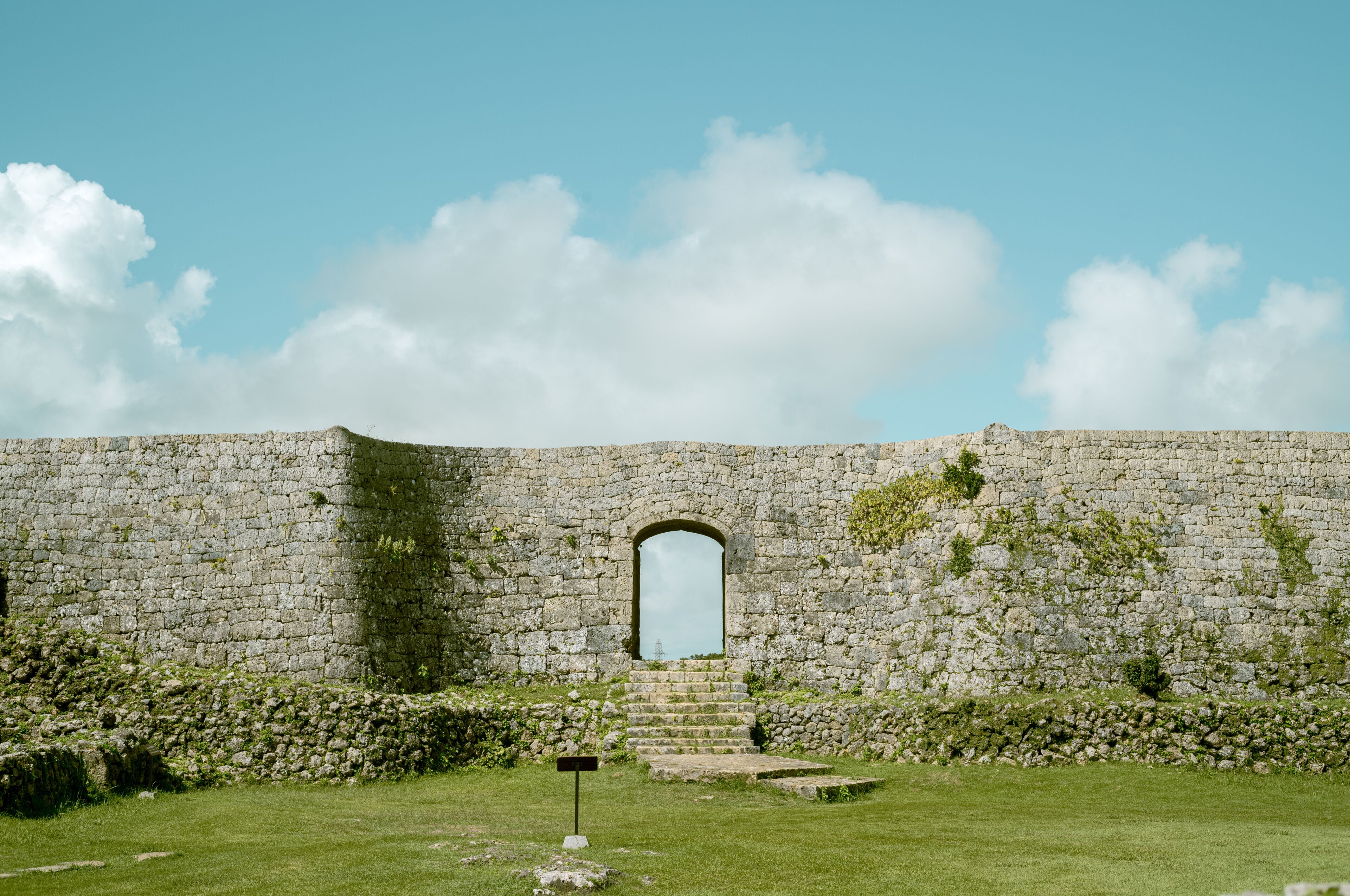 Nakagusuku Castle Ruins under Blue Sky – UNESCO World Heritage Site（ペリー提督も称賛した、中城城の美しい石垣）