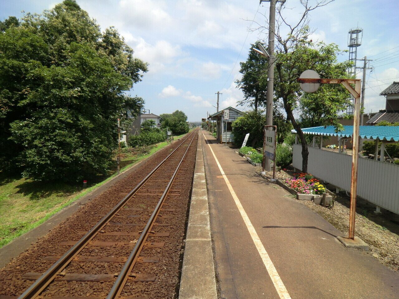東石黒駅 ホーム南端より