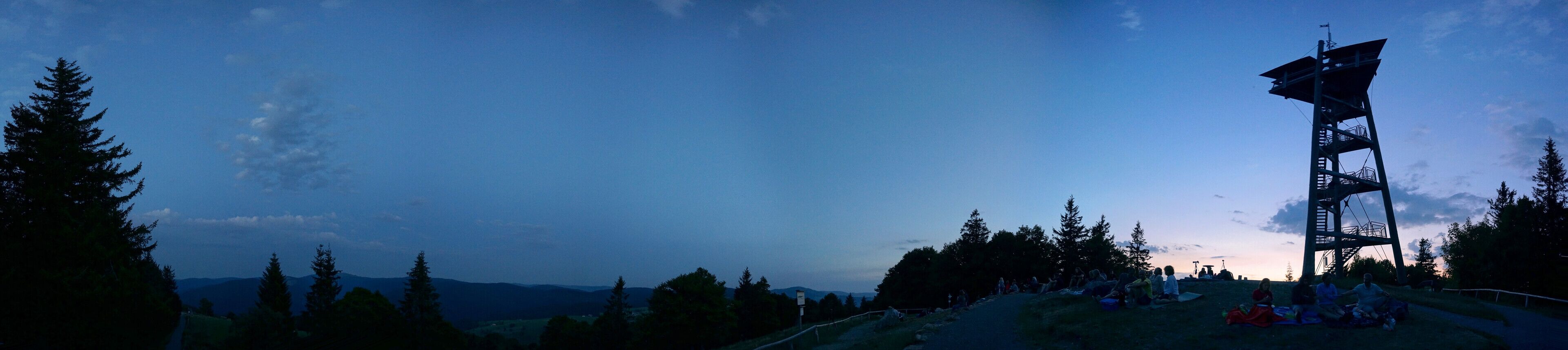 Die Mondfinsternis haben sich so einige Menschen vom Schauinsland-Turm aus angesehen.