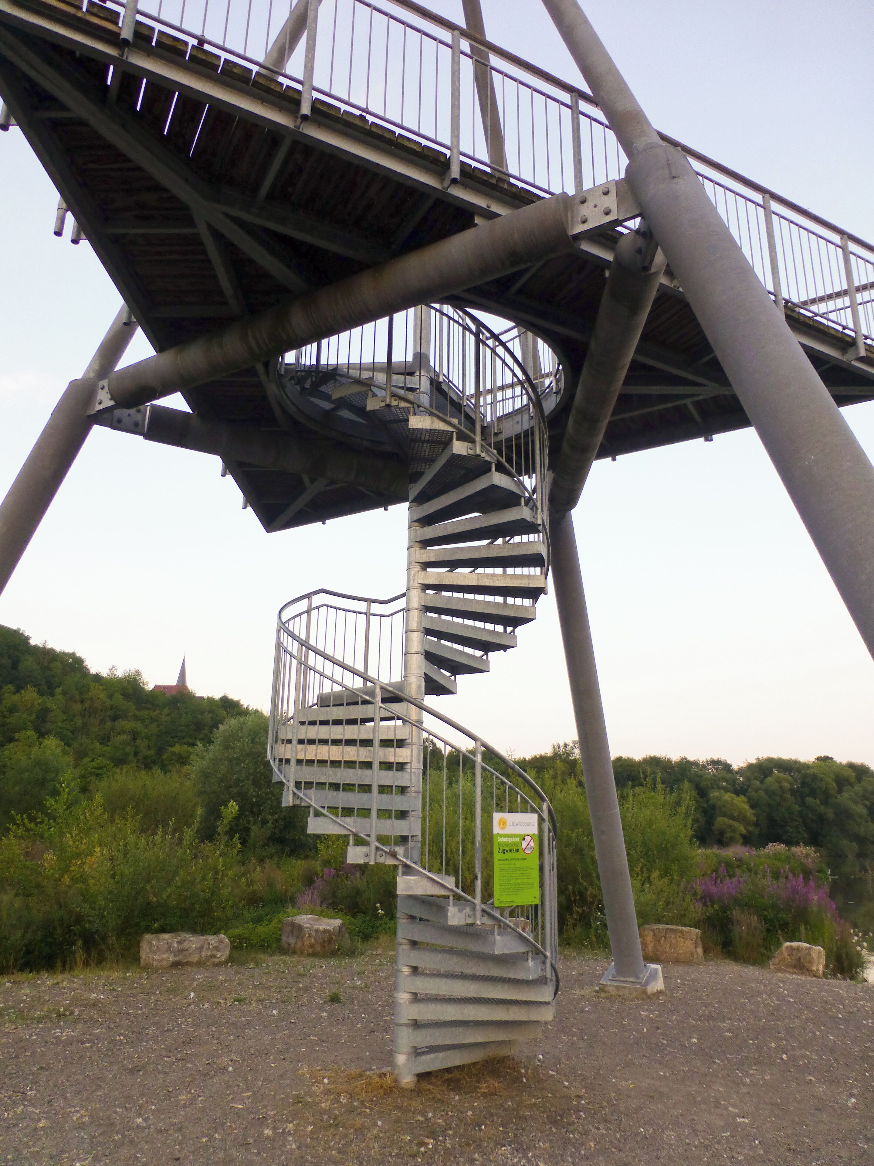 Aussichtsturm Zugwiesen; Nahaufnahme mit Wendeltreppe