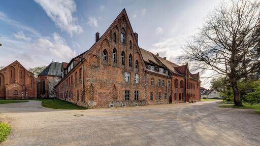 This is a picture of the Brandenburger Baudenkmal (cultural heritage monument) with the ID