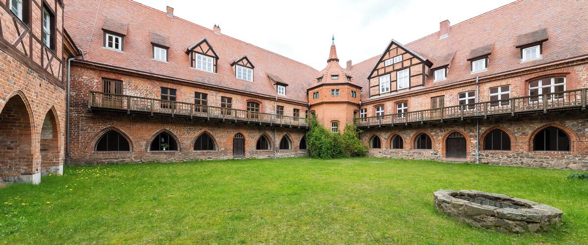 This is a picture of the Brandenburger Baudenkmal (cultural heritage monument) with the ID