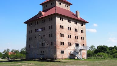 Ehemaliger Kornspeicher des Gutes Hobrechtsfelde in der Gemeinde Panketal in Brandenburg (Deutschland)