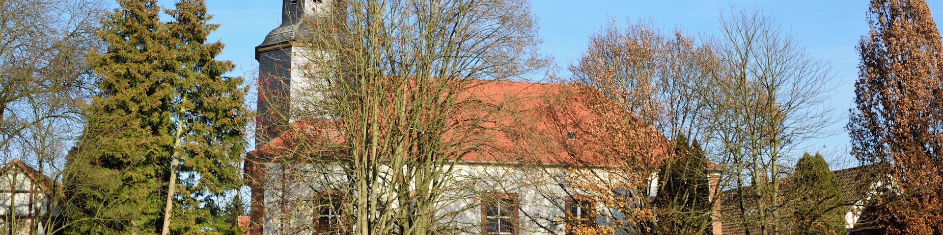 Die ev.-luth. Pfarrkirche in Elnhausen (Marburg), erbaut 1743–1745